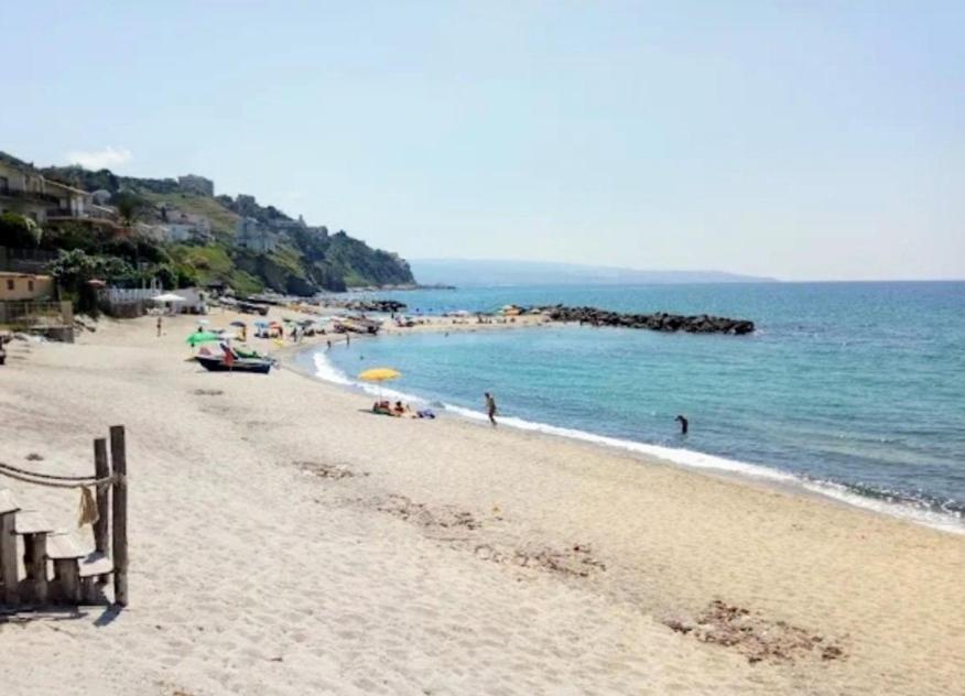Casa Di Giorgio-Fronte Spiaggia Pizzo  Luaran gambar